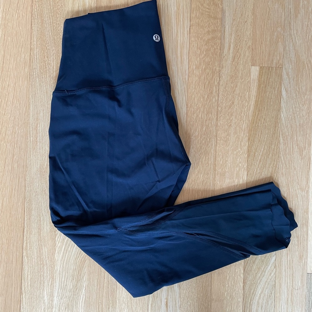 Lululemon wunder under high rise crop with scalloped edge